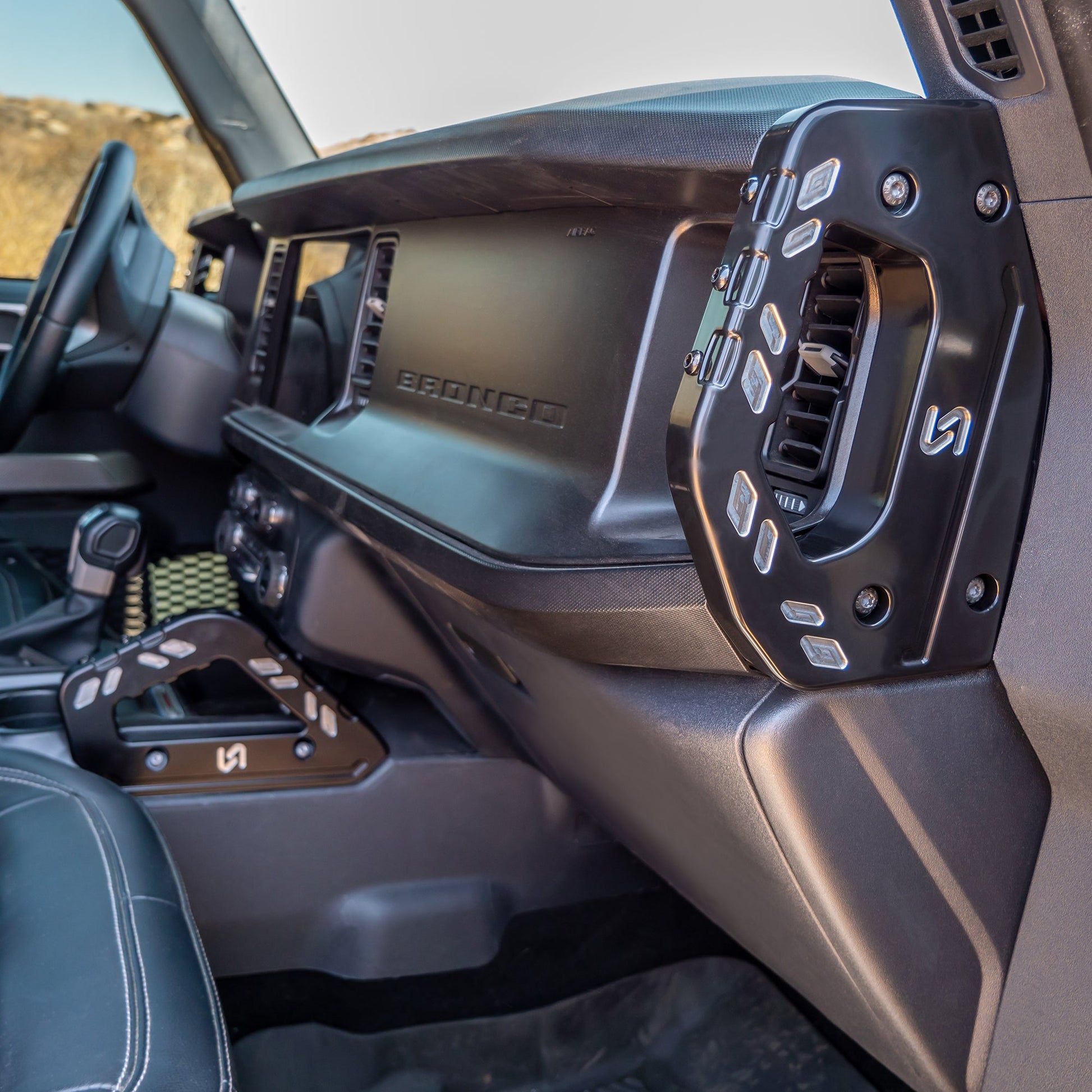 2021+ Ford Bronco Billet Middle Handle - Turn Offroad